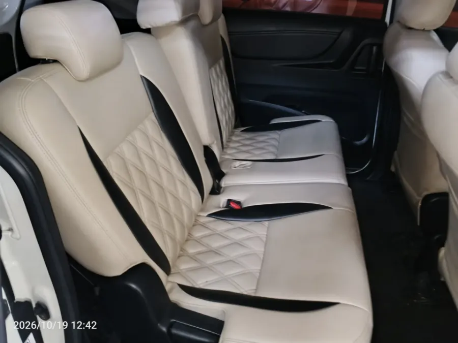 Foto Mobil Bekas Kabin Belakang Toyota Sienta 1.5 Q tahun 2018