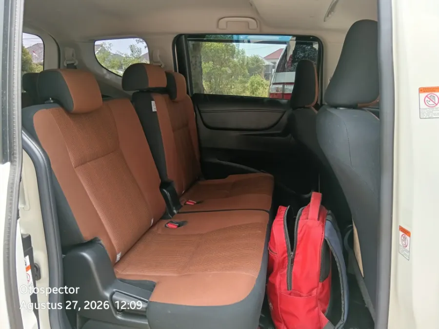 Foto Mobil Bekas Kabin Belakang Toyota Sienta 1.5 Q tahun 2019