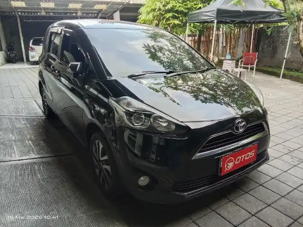 2016 Toyota Sienta 1.5 V