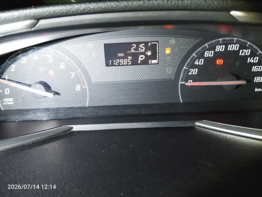 Foto Mobil Bekas Odometer Toyota Sienta 1.5 V tahun 2016