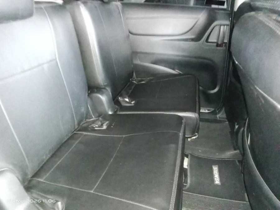 Foto Mobil Bekas Kabin Belakang Toyota Sienta 1.5 V tahun 2017