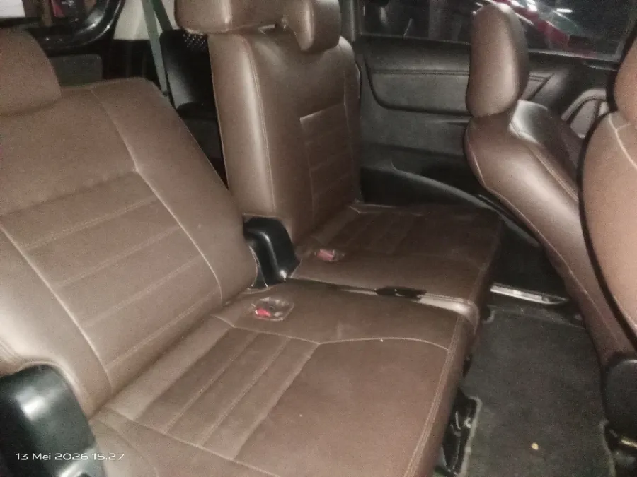 Foto Mobil Bekas Kabin Belakang Toyota Sienta 1.5 V tahun 2017