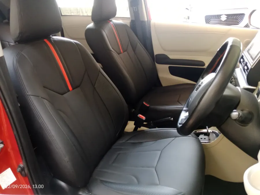 Foto Mobil Bekas Kabin Depan Toyota Sienta 1.5 V tahun 2017
