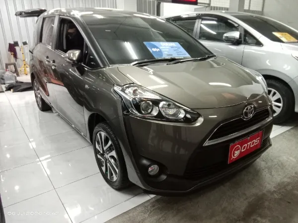 2017 Toyota Sienta 1.5 V