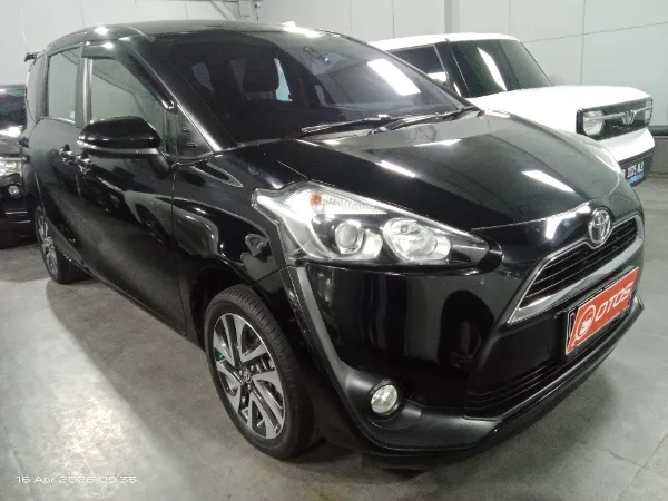 2017 Toyota Sienta 1.5 V