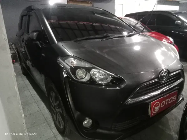 2017 Toyota Sienta 1.5 V