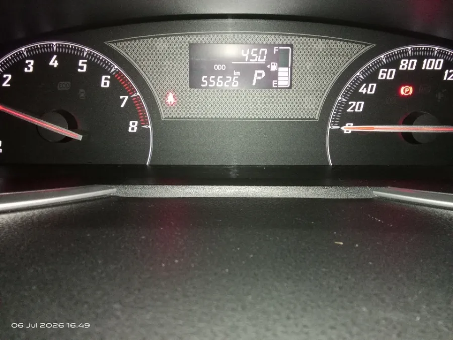 Foto Mobil Bekas Odometer Toyota Sienta 1.5 V tahun 2017