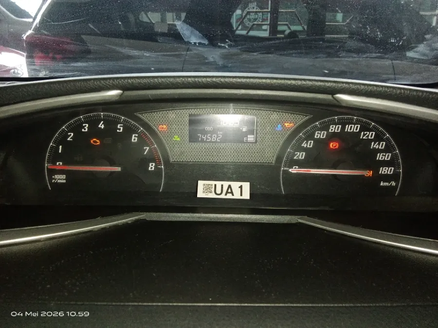 Foto Mobil Bekas Odometer Toyota Sienta 1.5 V tahun 2017