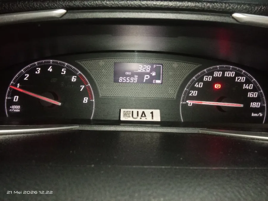 Foto Mobil Bekas Odometer Toyota Sienta 1.5 V tahun 2018