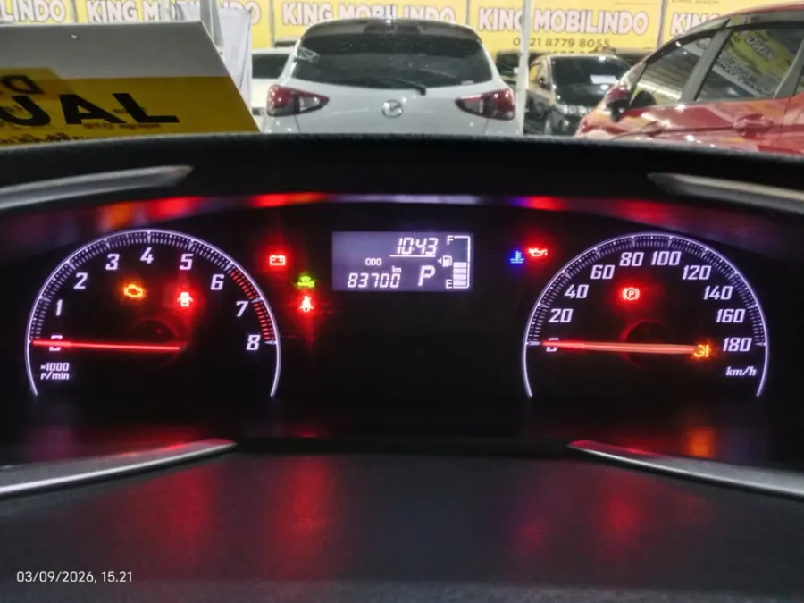 Foto Mobil Bekas Odometer Toyota Sienta 1.5 V tahun 2019