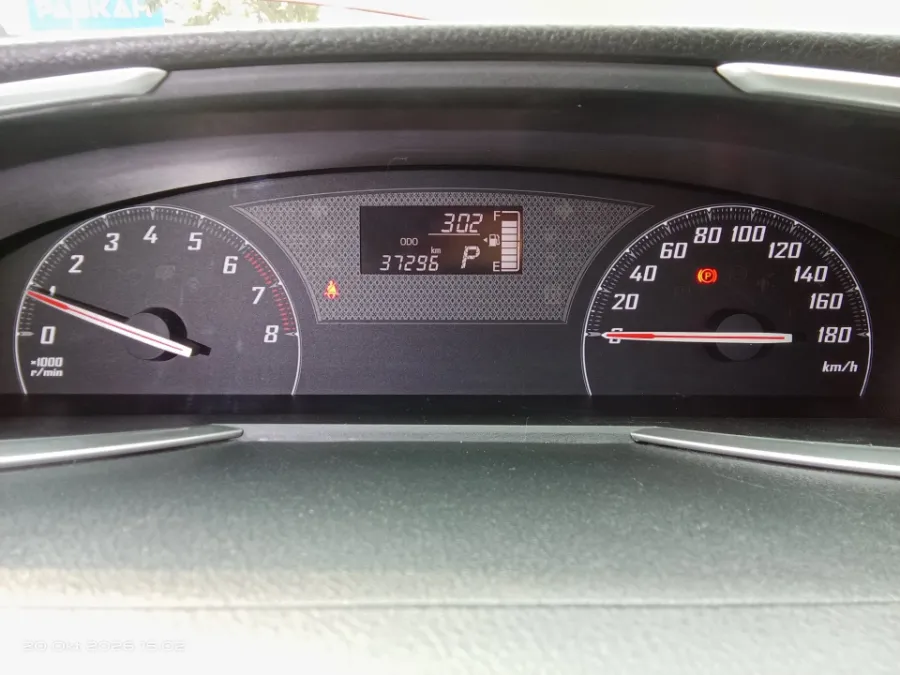 Foto Mobil Bekas Odometer Toyota Sienta 1.5 V tahun 2021