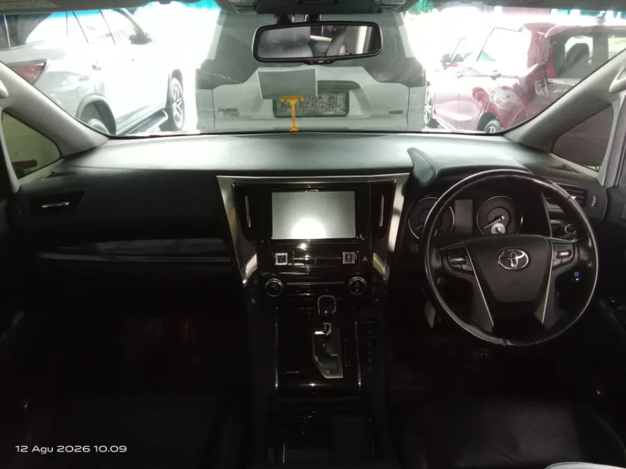 Foto Mobil Bekas Dashboard Toyota Vellfire 2.5 G tahun 2016