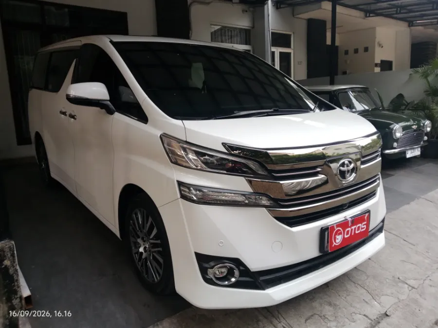 Foto Mobil Bekas Kanan Depan Toyota Vellfire 2.5 G tahun 2016