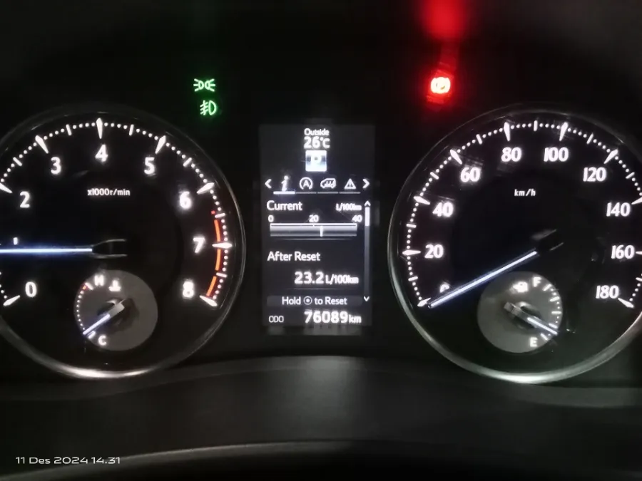 Foto Mobil Bekas Odometer Toyota Vellfire 2.5 G tahun 2016