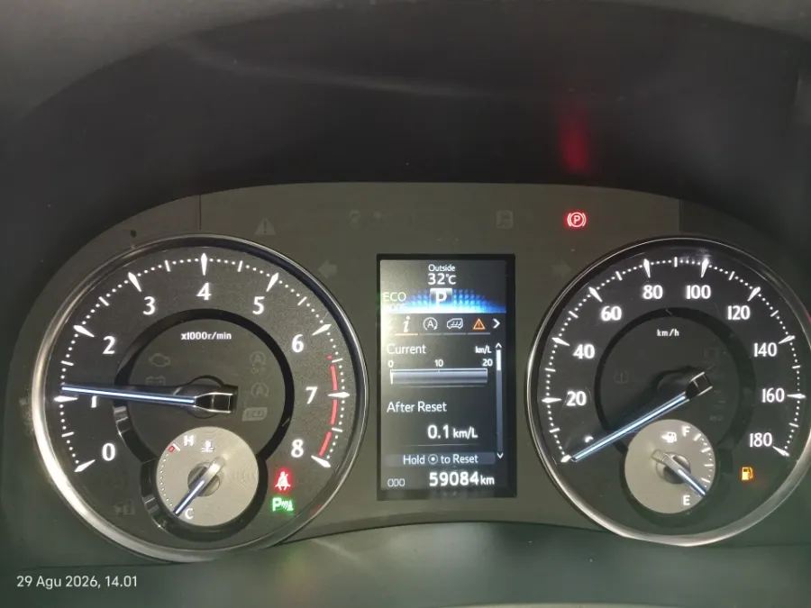 Foto Mobil Bekas Odometer Toyota Vellfire 2.5 G tahun 2016