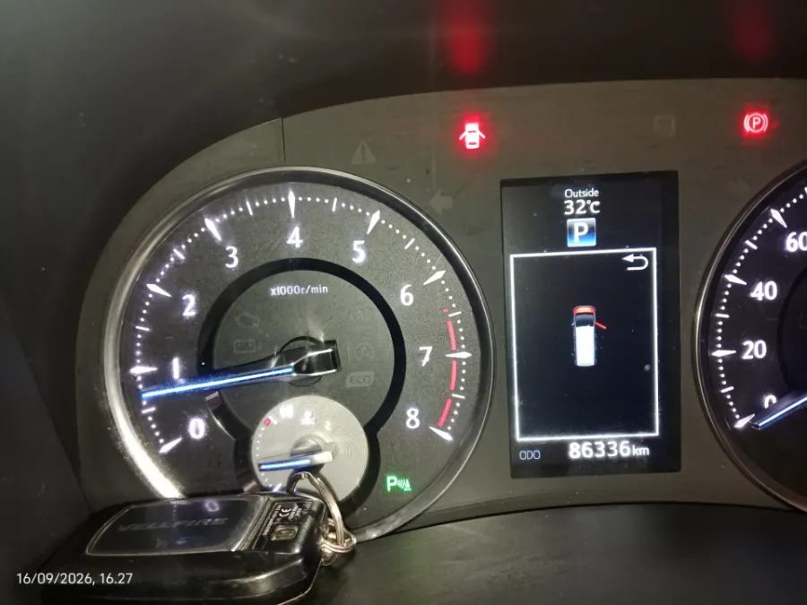 Foto Mobil Bekas Odometer Toyota Vellfire 2.5 G tahun 2016