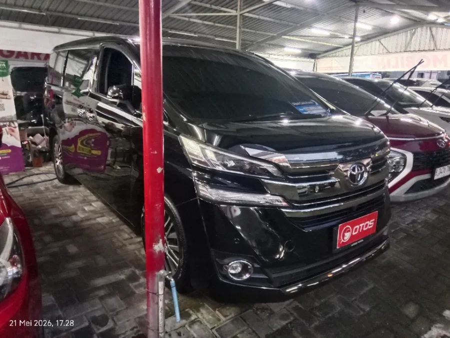 Foto Mobil Bekas Kanan Depan Toyota Vellfire 2.5 G tahun 2017