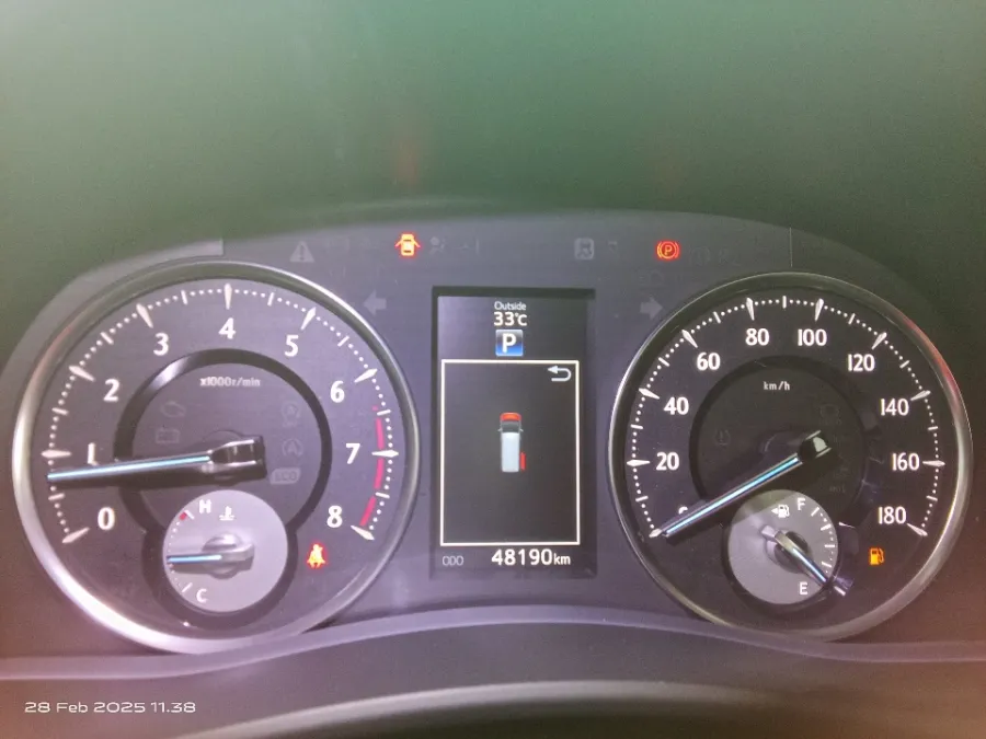Foto Mobil Bekas Odometer Toyota Vellfire 2.5 G tahun 2017