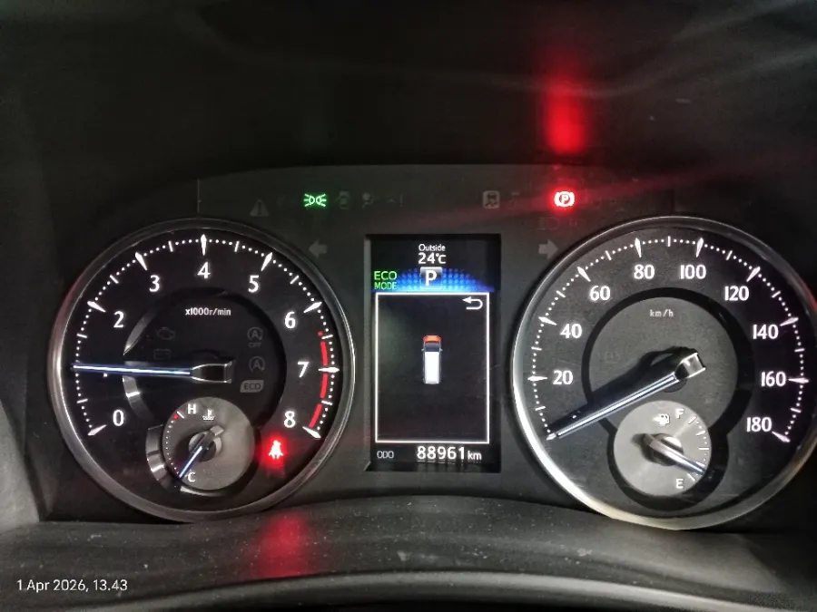Foto Mobil Bekas Odometer Toyota Vellfire 2.5 G tahun 2017