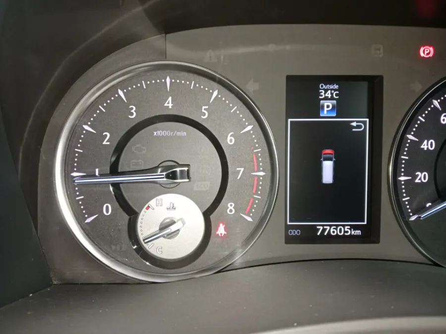 Foto Mobil Bekas Odometer Toyota Vellfire 2.5 G tahun 2017