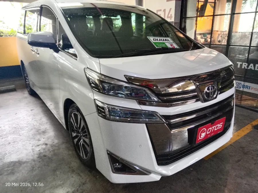 Foto Mobil Bekas Kanan Depan Toyota Vellfire 2.5 G tahun 2018
