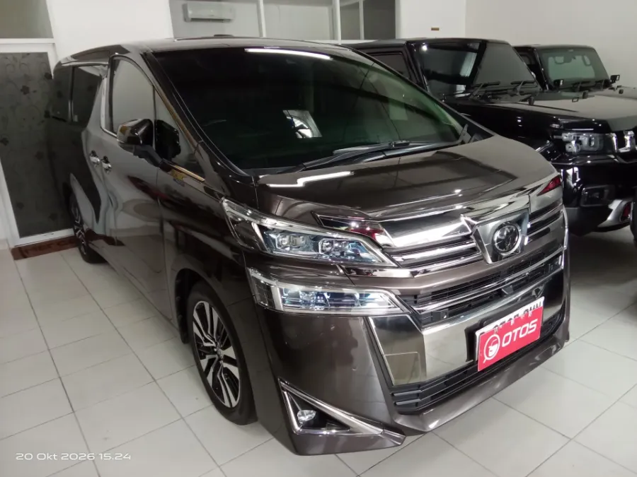 Foto Mobil Bekas Kanan Depan Toyota Vellfire 2.5 G tahun 2020