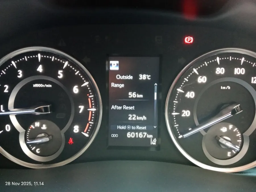 Foto Mobil Bekas Odometer Toyota Vellfire 2.5 G tahun 2021