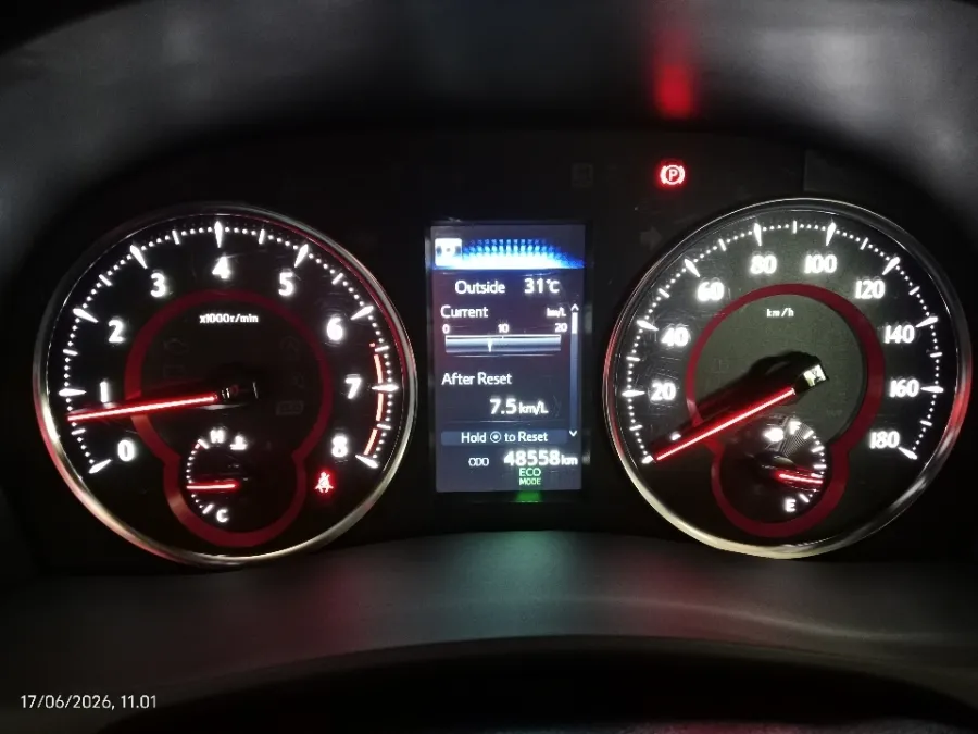 Foto Mobil Bekas Odometer Toyota Vellfire 2.5 G tahun 2022