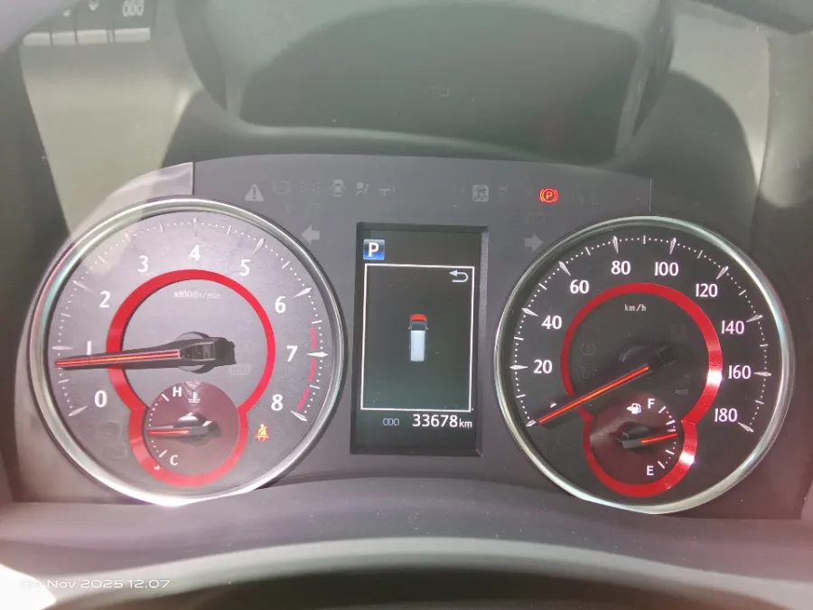 Foto Mobil Bekas Odometer Toyota Vellfire 2.5 G tahun 2023