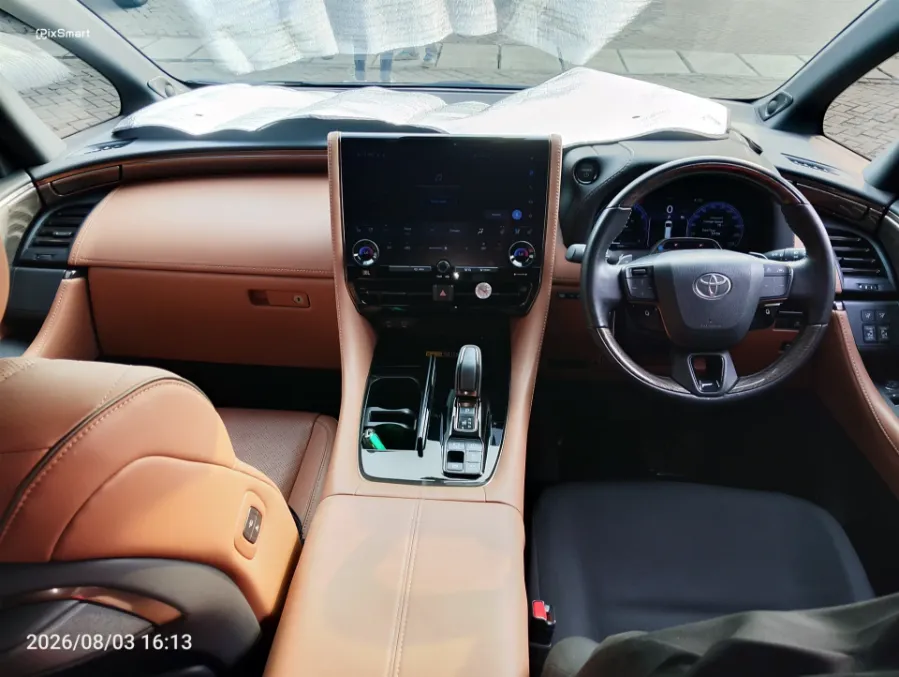 Foto Mobil Bekas Dashboard Toyota Vellfire 2.5 HEV VIP tahun 2024