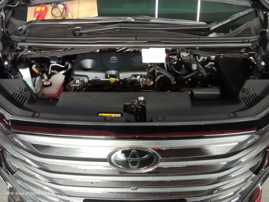 Foto Mobil Bekas Mesin Toyota Vellfire 2.5 HEV VIP tahun 2025