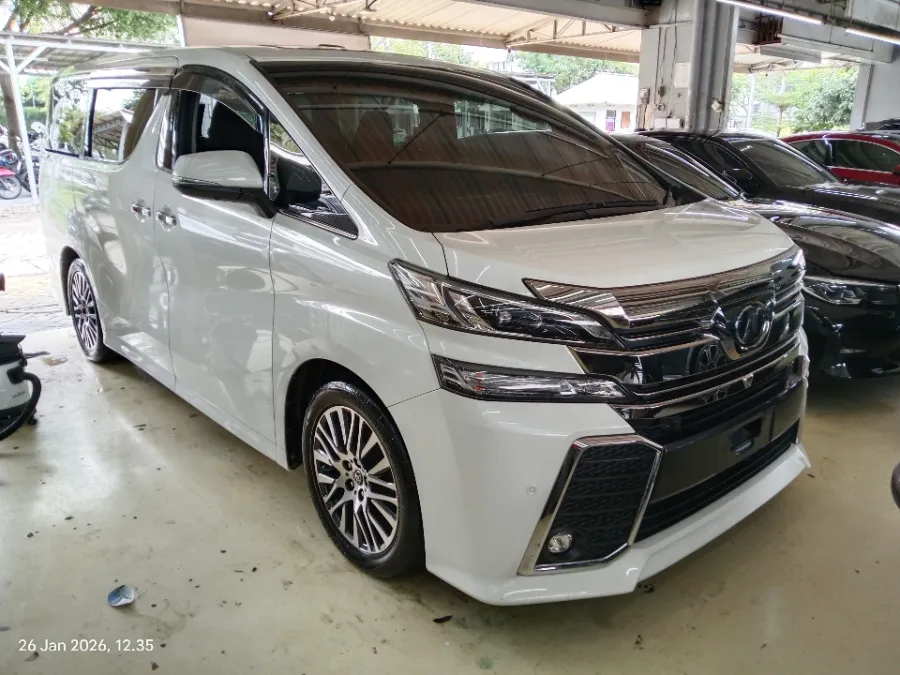 Foto Mobil Bekas Kanan Depan Toyota Vellfire 2.5 ZG tahun 2016