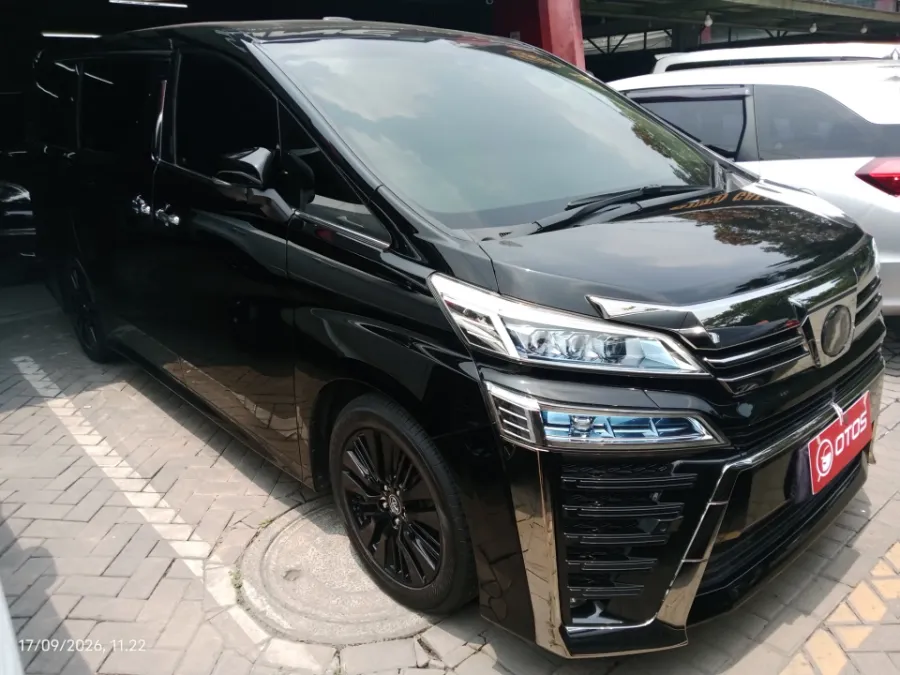 Foto Mobil Bekas Kanan Depan Toyota Vellfire 2.5 ZG tahun 2018