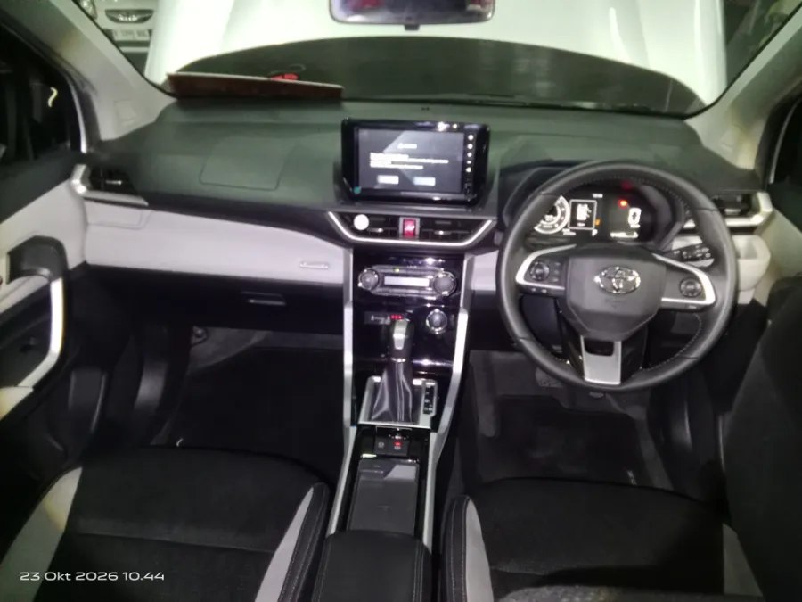 Foto Mobil Bekas Dashboard Toyota Veloz 1.5 Q tahun 2021