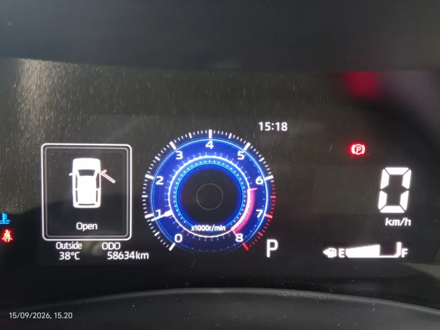 Foto Mobil Bekas Odometer Toyota Veloz 1.5 Q tahun 2021