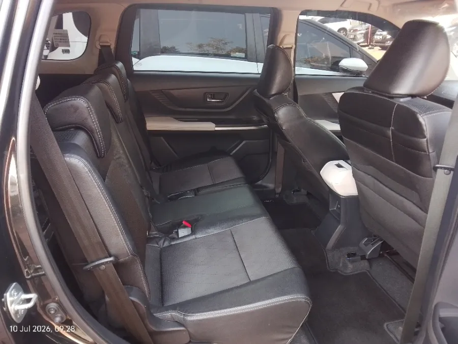 Foto Mobil Bekas Kabin Belakang Toyota Veloz 1.5 Q tahun 2022