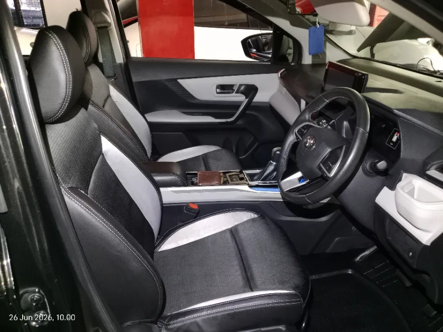 Foto Mobil Bekas Kabin Depan Toyota Veloz 1.5 Q tahun 2022