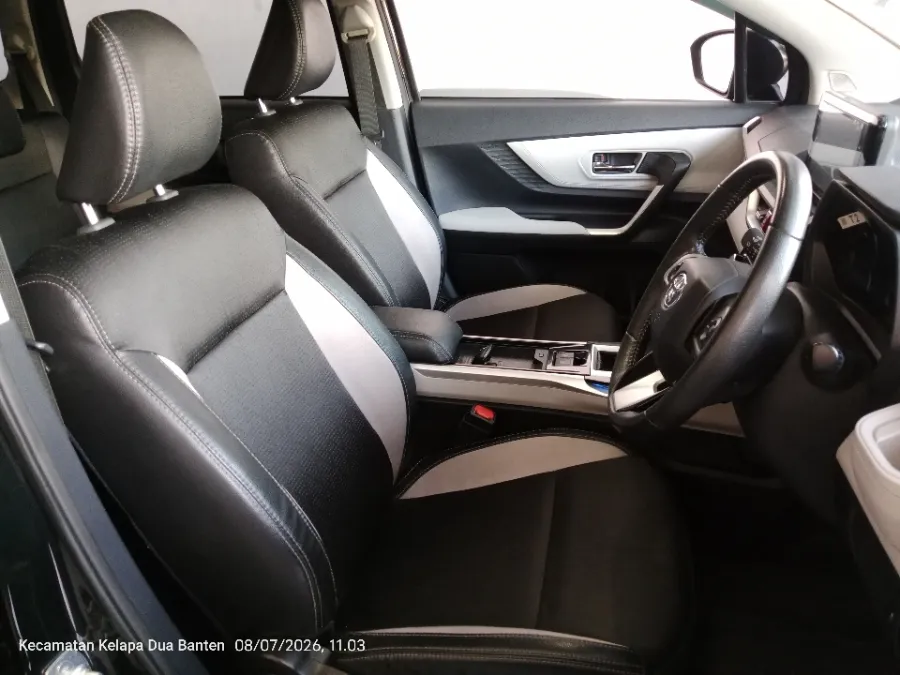 Foto Mobil Bekas Kabin Depan Toyota Veloz 1.5 Q tahun 2022