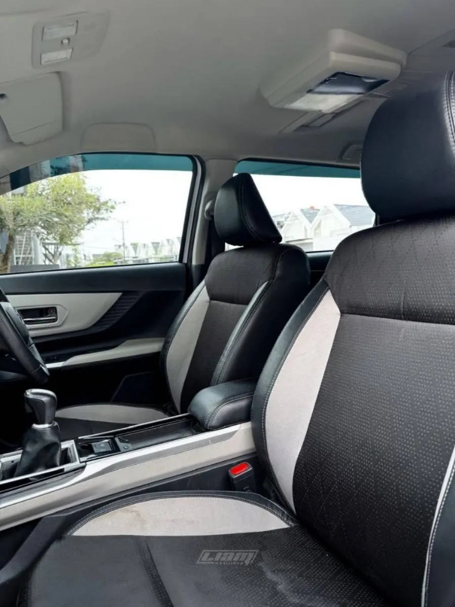 Foto Mobil Bekas Kabin Depan Toyota Veloz 1.5 Q tahun 2022