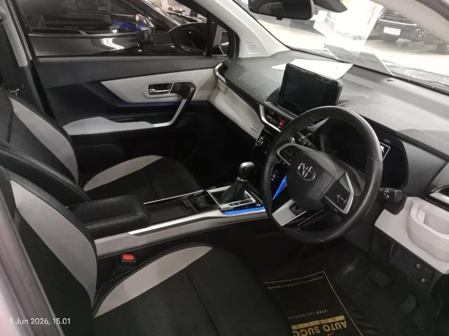 Foto Mobil Bekas Kabin Depan Toyota Veloz 1.5 Q tahun 2022