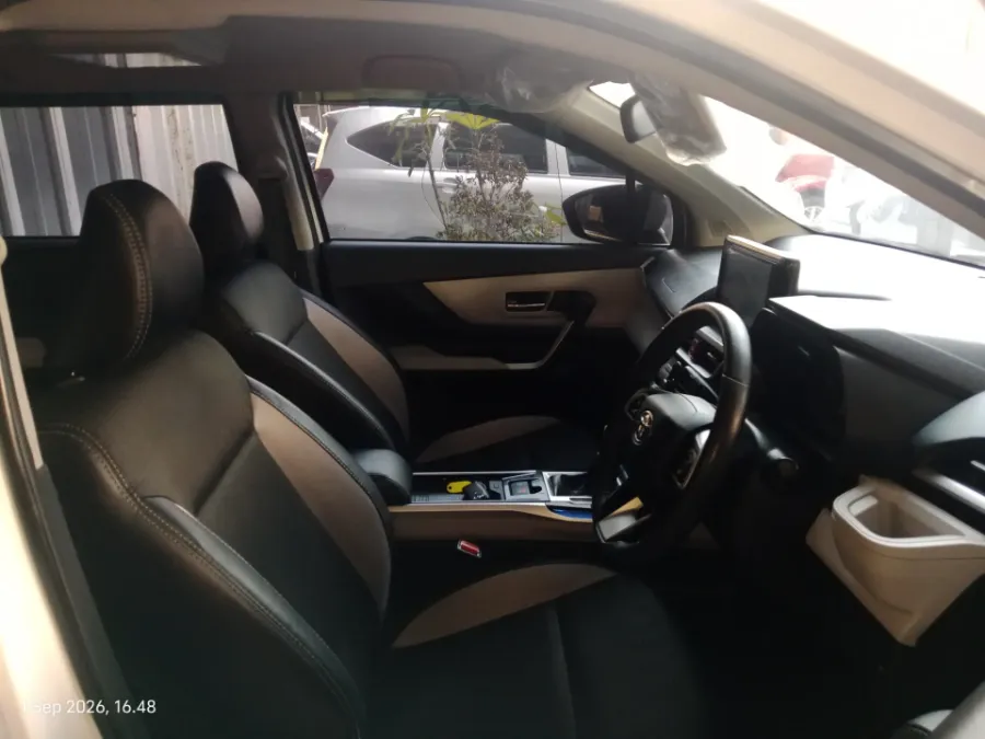 Foto Mobil Bekas Kabin Depan Toyota Veloz 1.5 Q tahun 2022