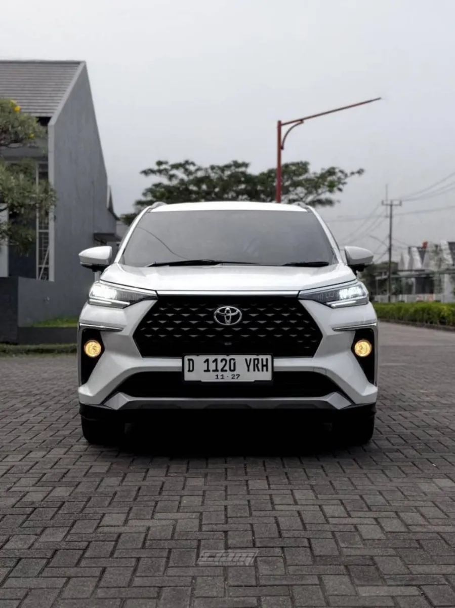 Foto Mobil Bekas Tampak Depan Toyota Veloz 1.5 Q tahun 2022