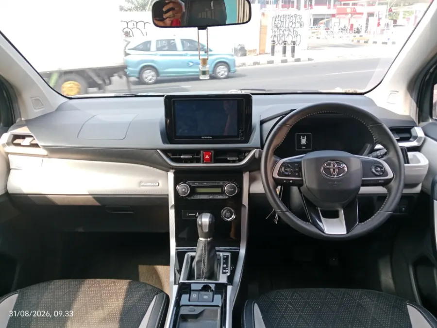 Foto Mobil Bekas Dashboard Toyota Veloz 1.5 Q tahun 2023