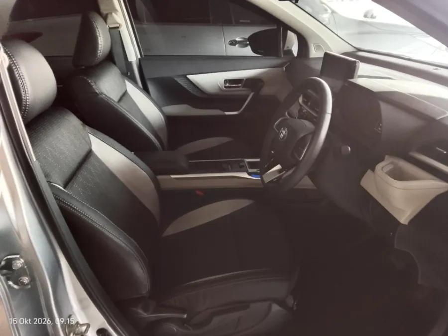 Foto Mobil Bekas Kabin Depan Toyota Veloz 1.5 Q tahun 2023