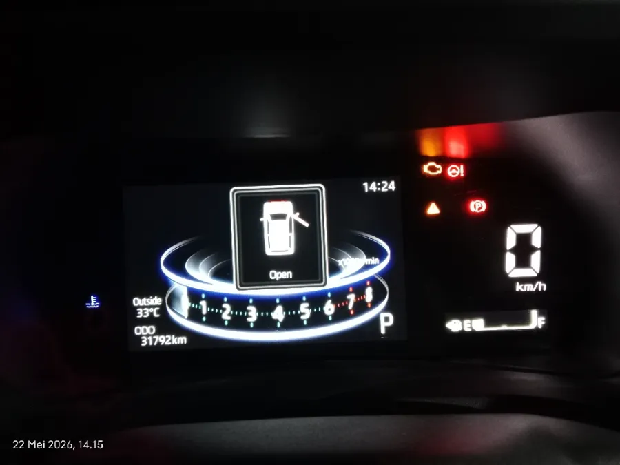 Foto Mobil Bekas Odometer Toyota Veloz 1.5 Q tahun 2024