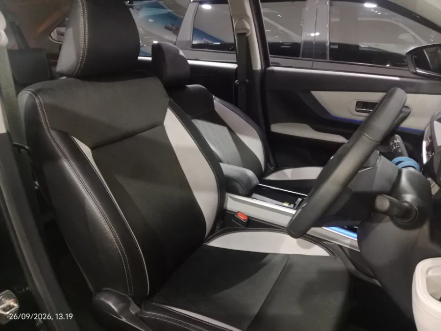 Foto Mobil Bekas Kabin Depan Toyota Veloz 1.5 Q tahun 2025