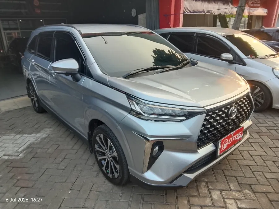 Foto Mobil Bekas Kanan Depan Toyota Veloz 1.5 Q tahun 2025