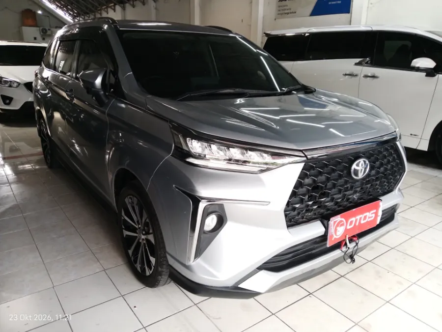 Foto Mobil Bekas Kanan Depan Toyota Veloz 1.5 Q tahun 2025