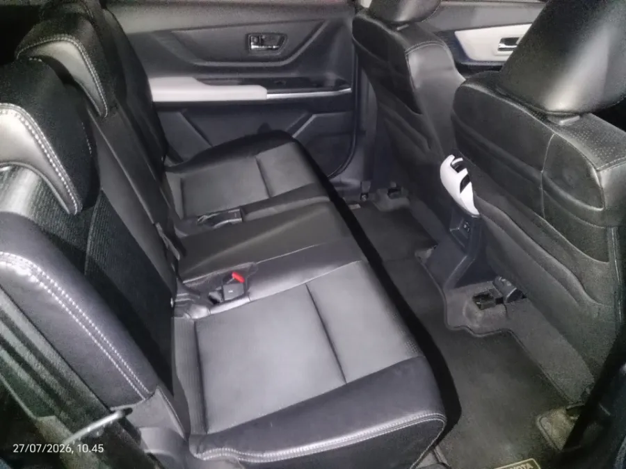 Foto Mobil Bekas Kabin Belakang Toyota Veloz 1.5 Q TSS tahun 2021