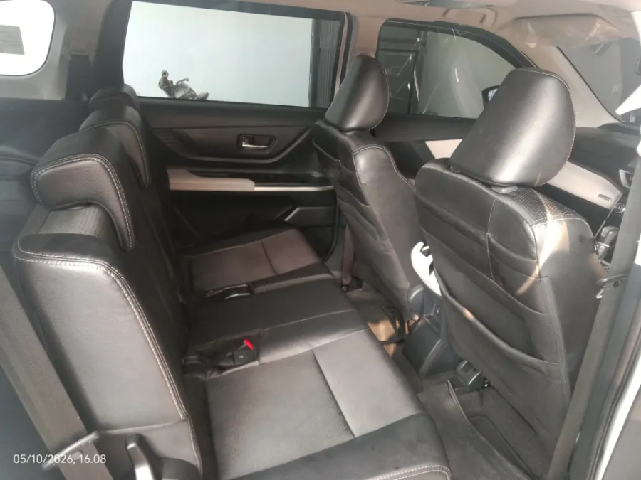 Foto Mobil Bekas Kabin Belakang Toyota Veloz 1.5 Q TSS tahun 2021
